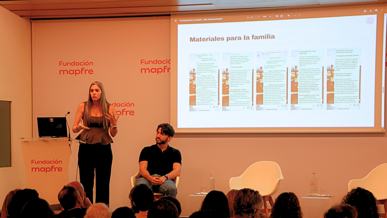 Olga durante su intervención sobre apoyo a pacientes y familias en las VI Jornadas Salud Digital